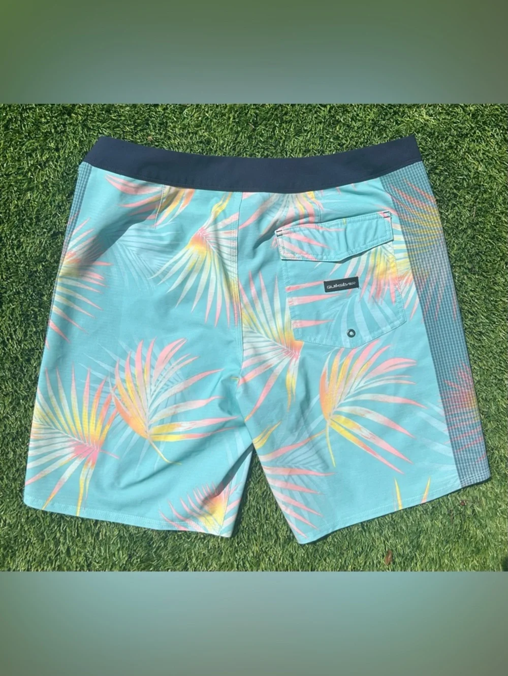 Quiksilver Men's 34 Highlite Arch 19 Boardshorts Angel Blue Swim Shorts Tropical - Picture 5 of 10